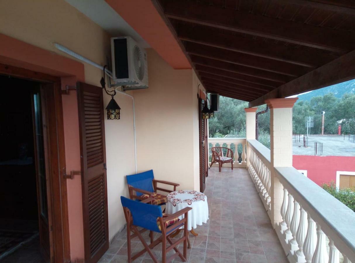 Villa Silvia Ágios Matthaíos Kültér fotó