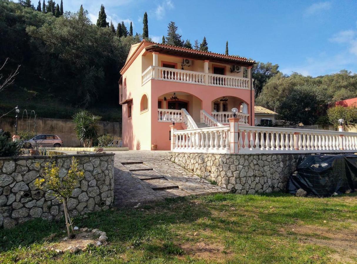 Villa Silvia Ágios Matthaíos Kültér fotó
